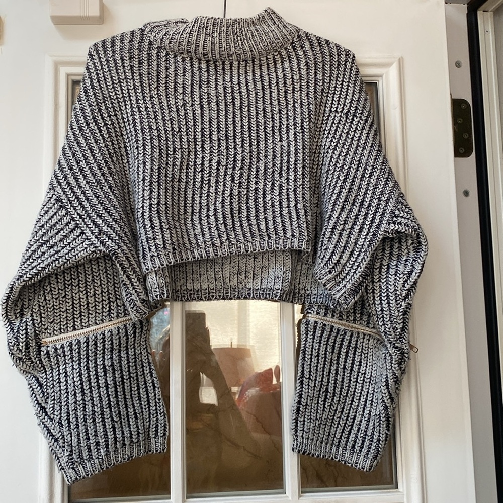 Knitted Cropped Sweater